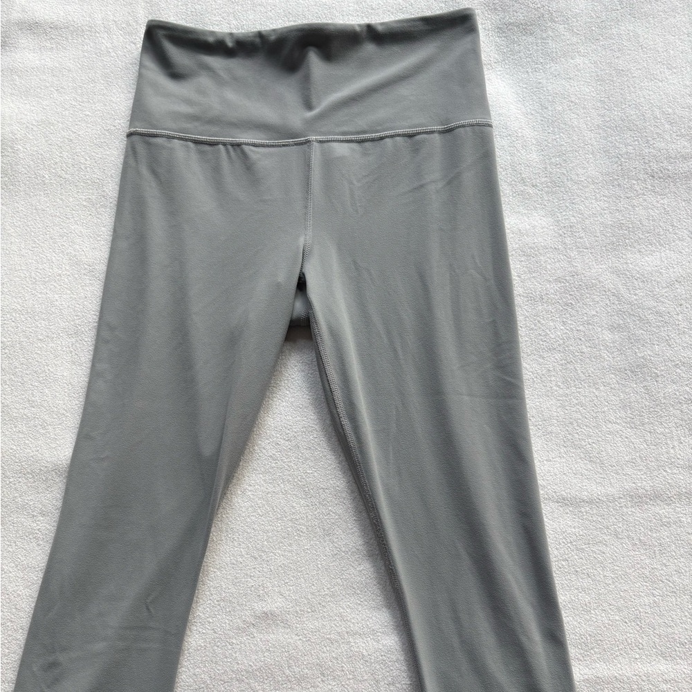 Athleta Elation capri leggings